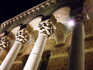 Memorial Auditoium at night